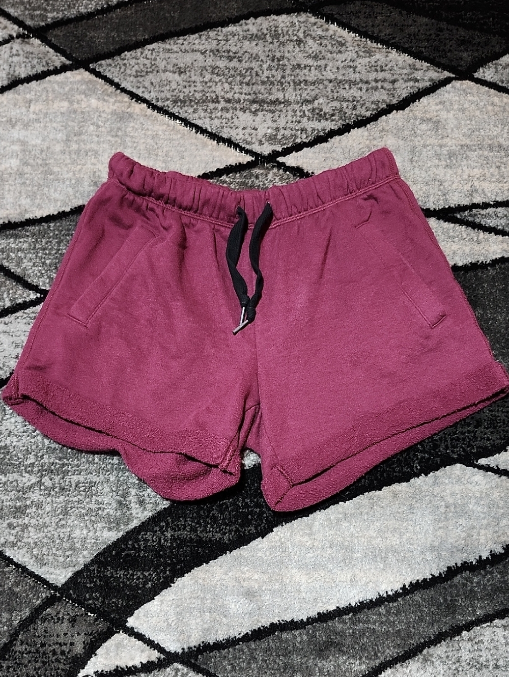 VS PINK 2019 MAROON FLEECE LOGO POCKETS CUFFED HEM SHORTS